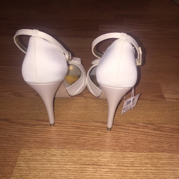 Unforgettable Moments Open toe Heels w/bow Sz. 7.5 - Picture 7 of 8